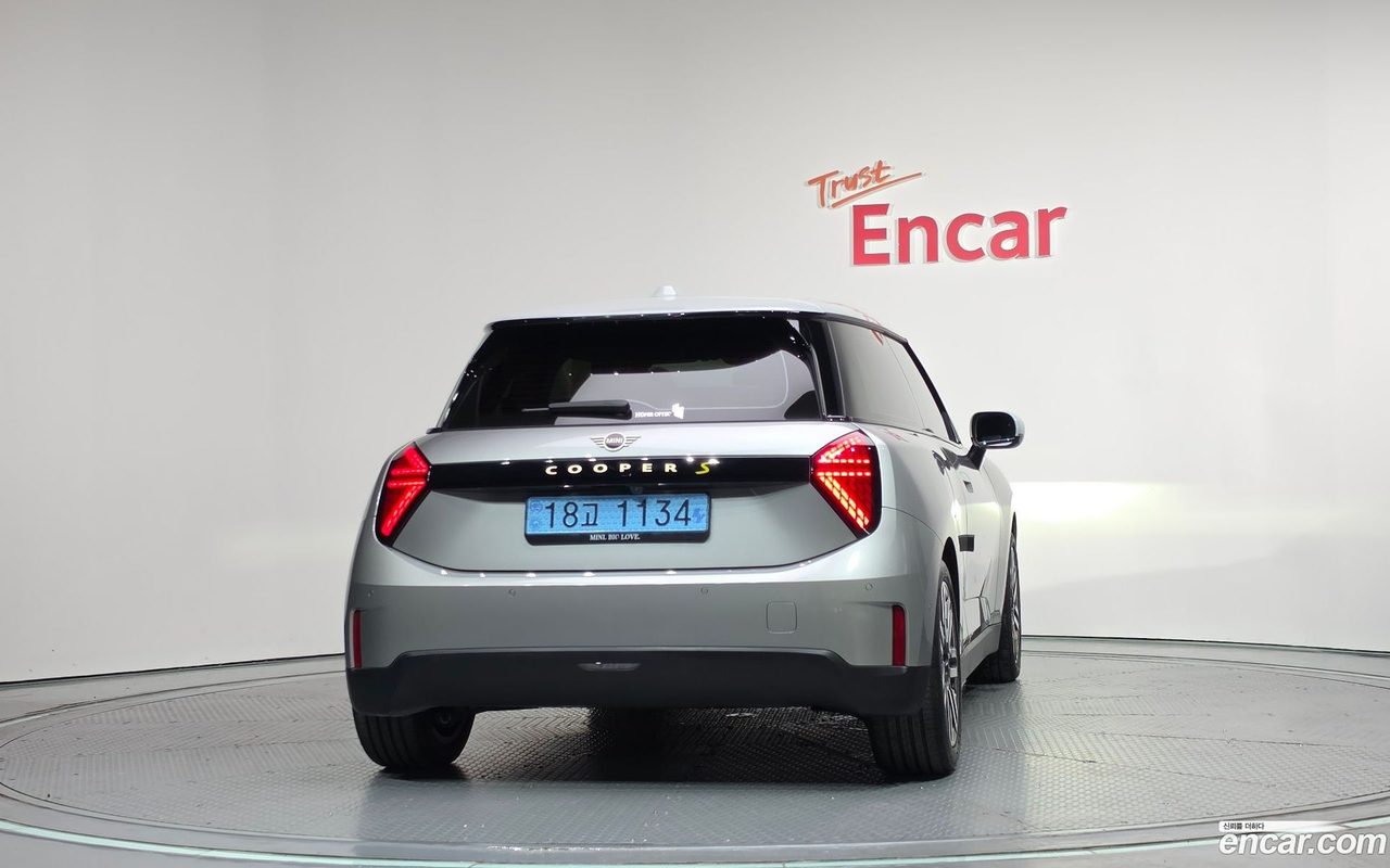 MINI Cooper Electric 2024 — 4