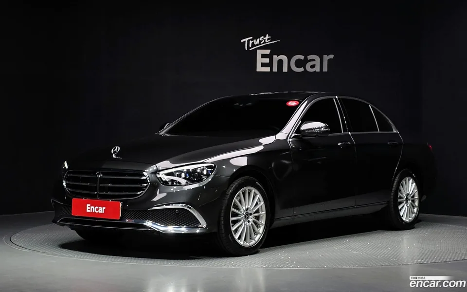 Mercedes-Benz E-Class 2023
