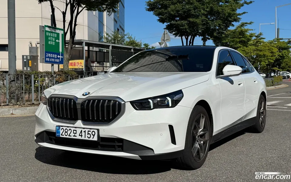 BMW 5 Series 2025