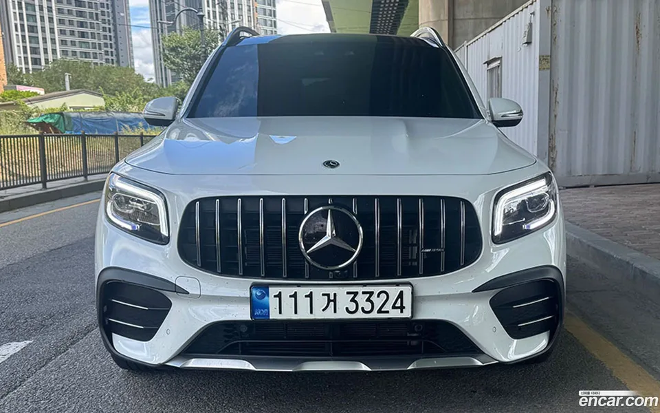 Mercedes-Benz GLB-Class 2023