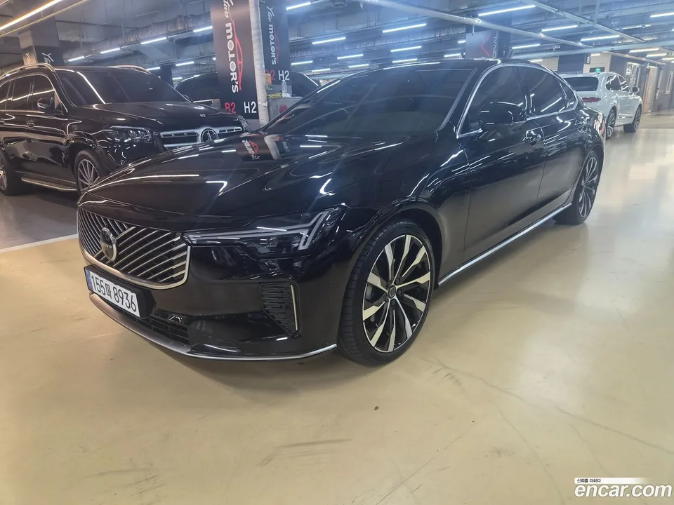 Volvo S90 B5 2025 — photo 1, buy with delivery to Moscow