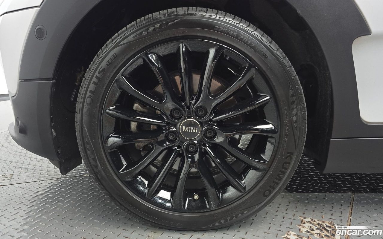 MINI Cooper Clubman 2022 — 2