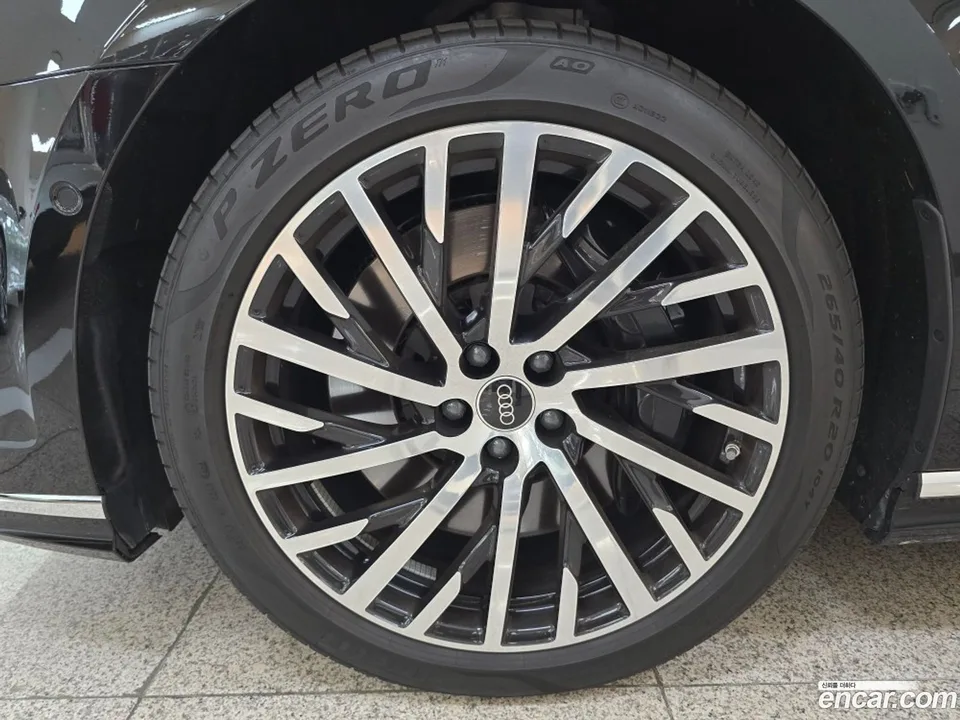 Audi A8 60 TFSI LWB 2023 — thumbnail 2
