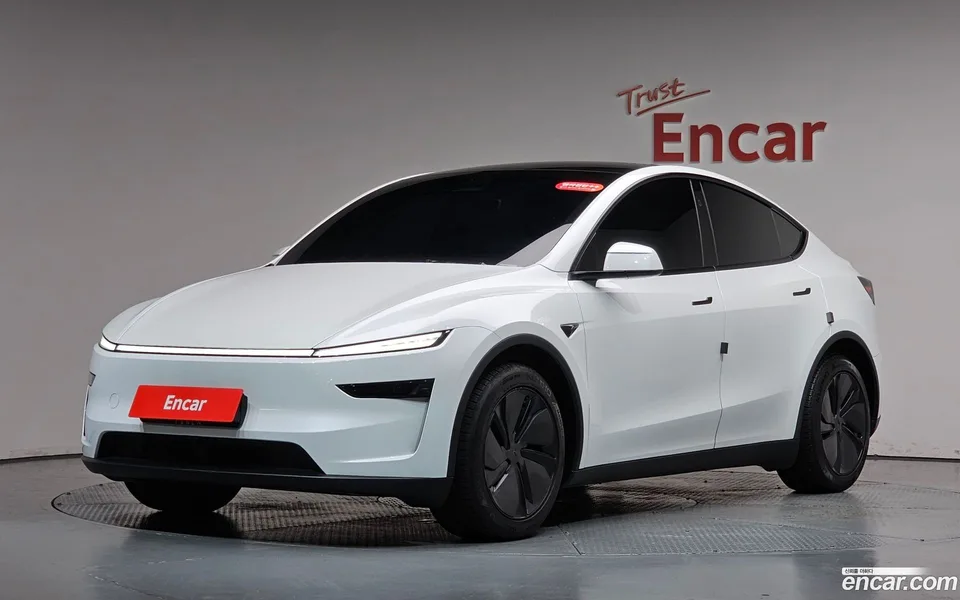 Tesla Model Y RWD 2025 — photo 1, buy with delivery to Moscow