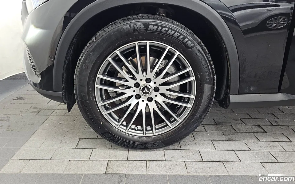 Mercedes-Benz GLC-Class GLC300 4MATIC 2025 — миниатюра 2
