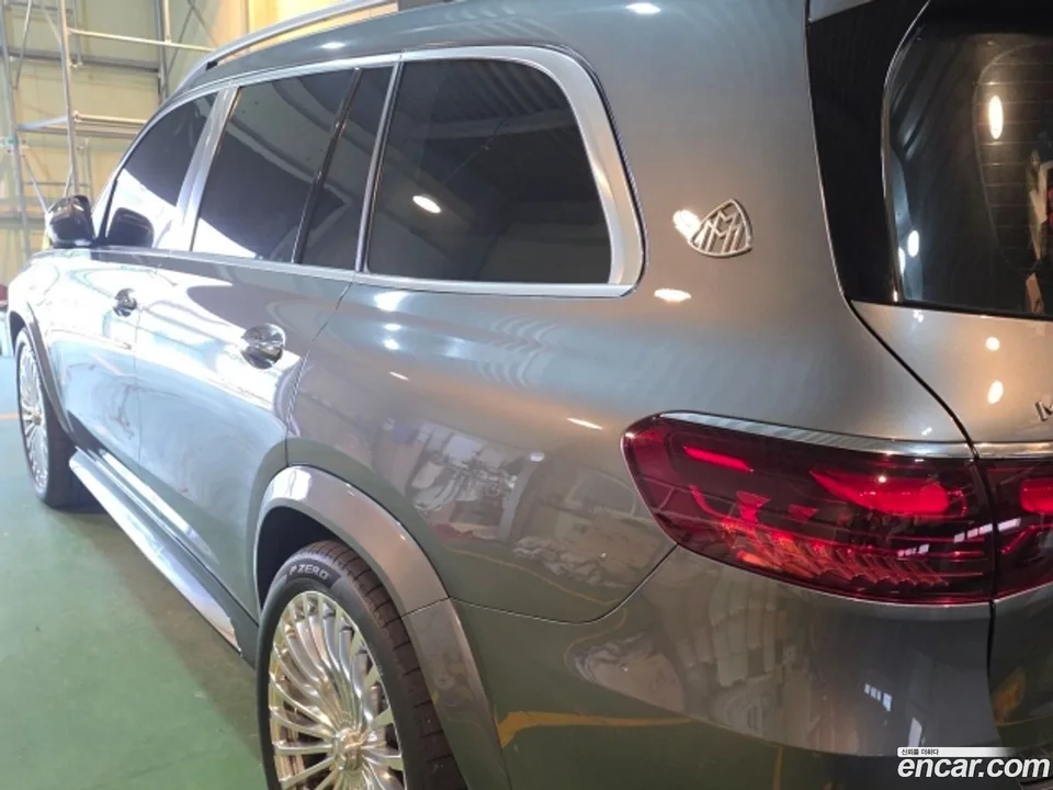 Mercedes-Benz GLS-Class GLS600 4MATIC 2025 — thumbnail 2