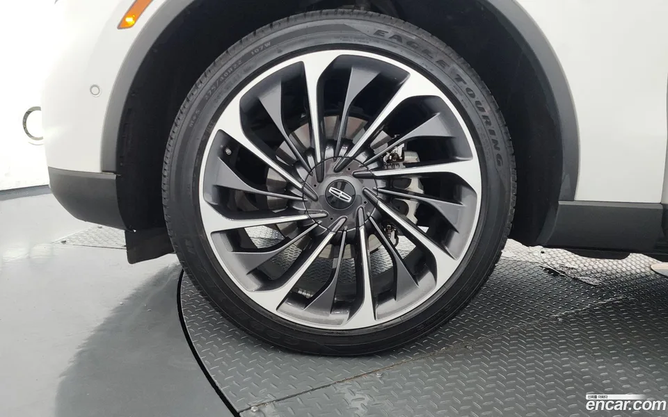 Lincoln Aviator 3.0 AWD 2023 — thumbnail 2