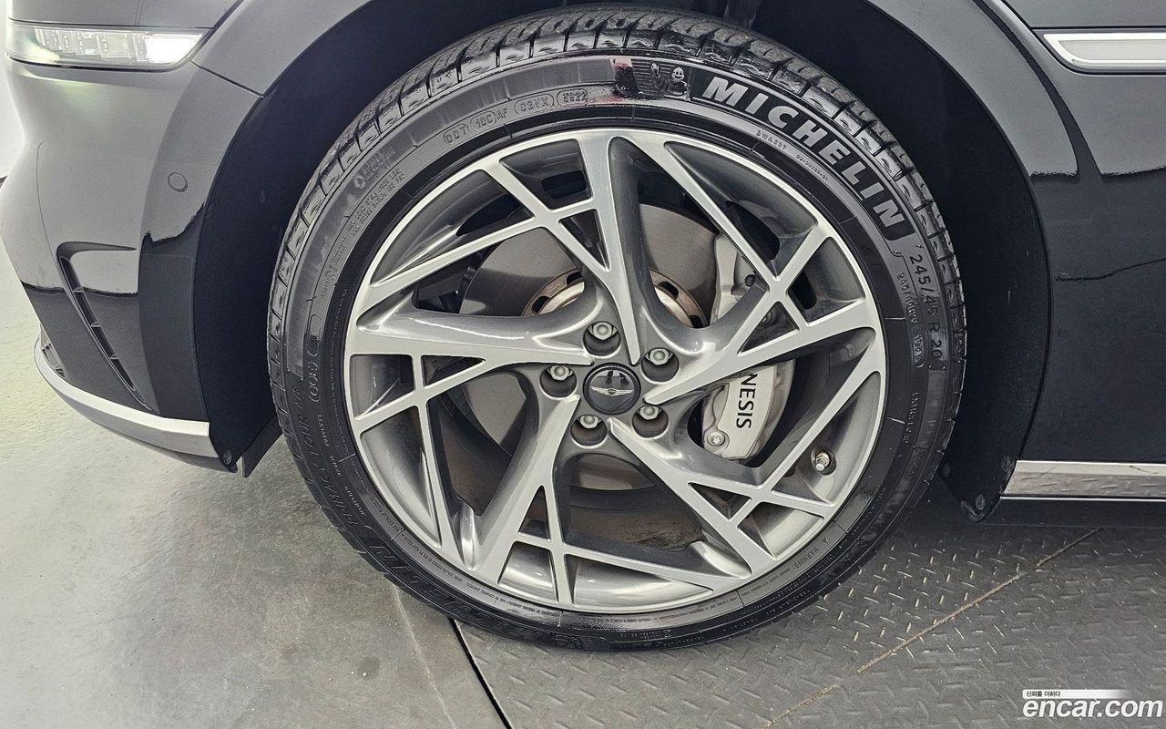 Genesis G90 2023 — 2