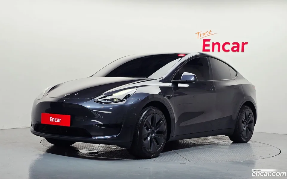 Tesla Model Y RWD 2024 — photo 1, buy with delivery to Moscow