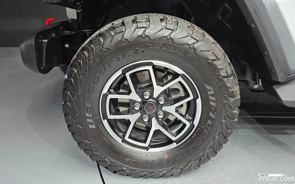 Jeep Wrangler 2.0 4 2025 — thumbnail 2