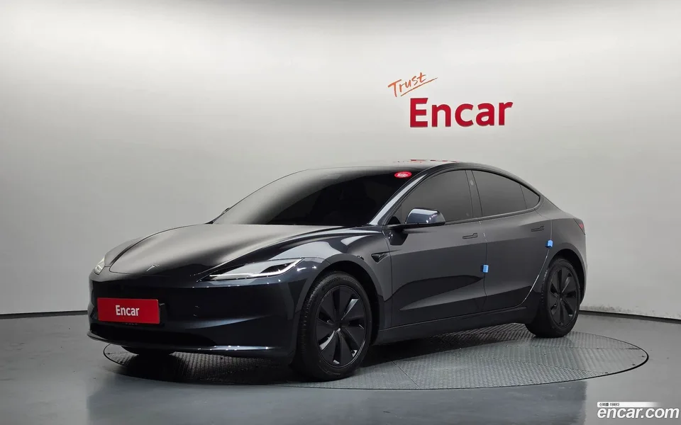 Tesla Model 3 RWD 2025 — photo 1, buy with delivery to Moscow