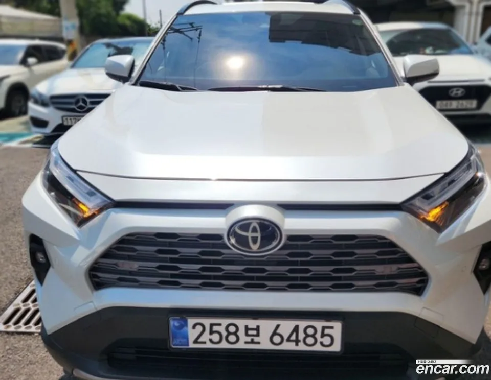 Toyota RAV4 2.5 4WD LTD 2025 — photo 1, buy with delivery to Moscow