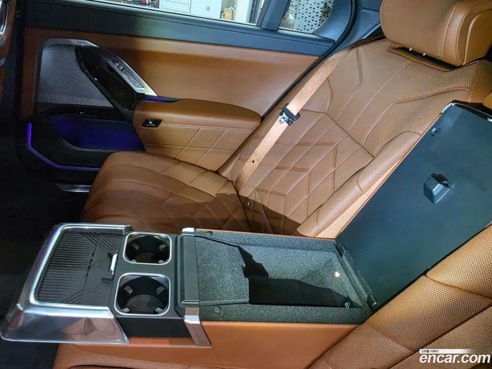 BMW i7 eDrive 50 M 2025 — thumbnail 2
