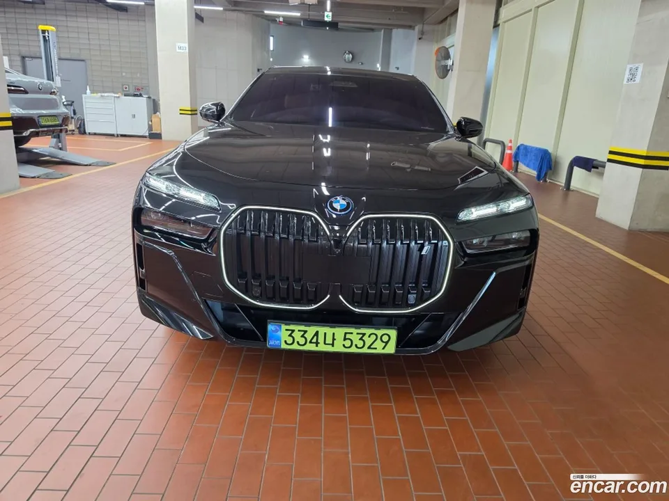 BMW i7 eDrive 50 M 2025 — photo 1, buy with delivery to Moscow