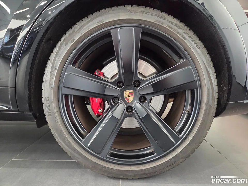 Porsche Cayenne 4.0 GTS 2025 — thumbnail 2