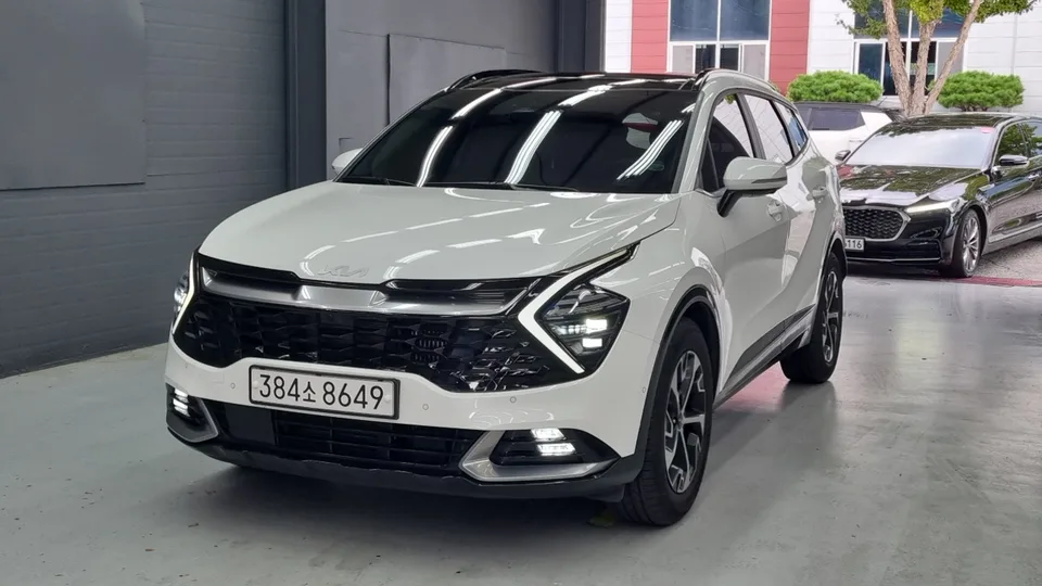 Kia Sportage Hybrid 2WD 2022 — фото 1, купить с доставкой в Москву