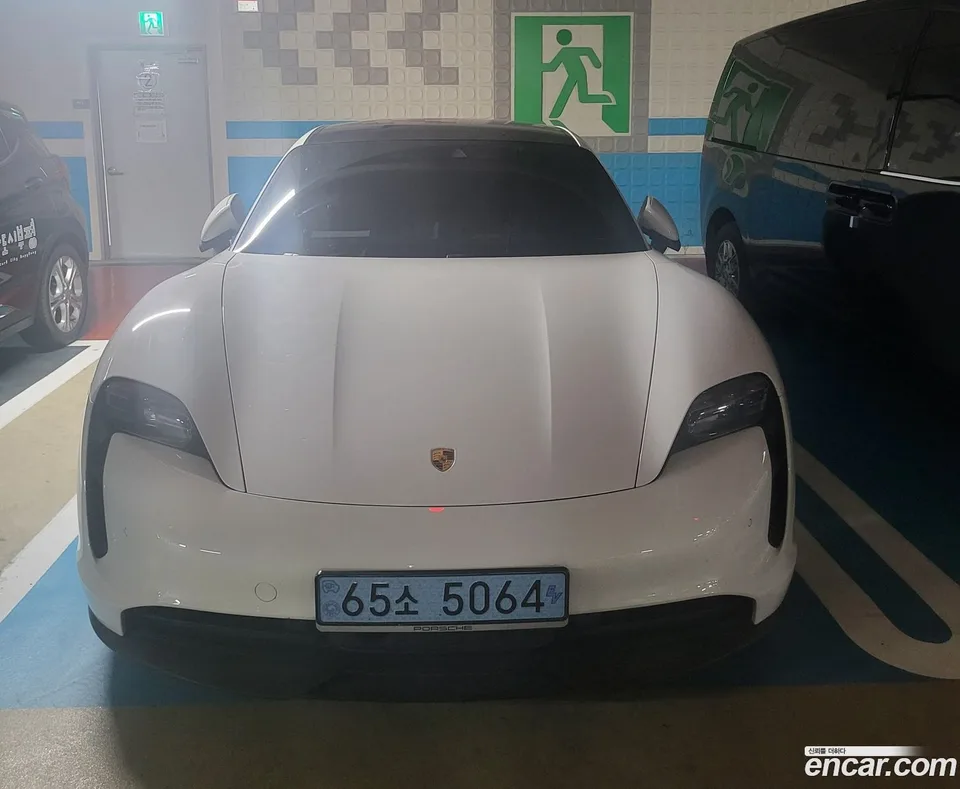 Porsche Taycan 2023