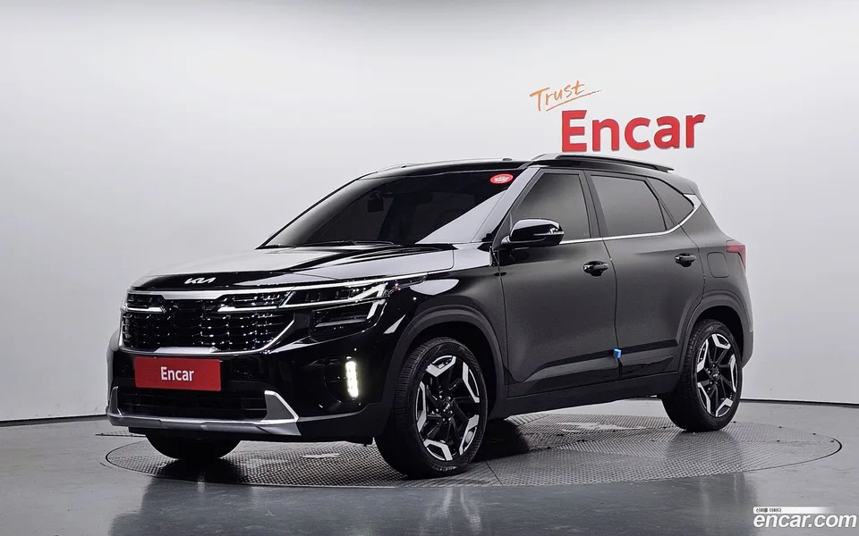 Kia Seltos 1.6 2WD 2024 — фото 1, купить с доставкой в Москву