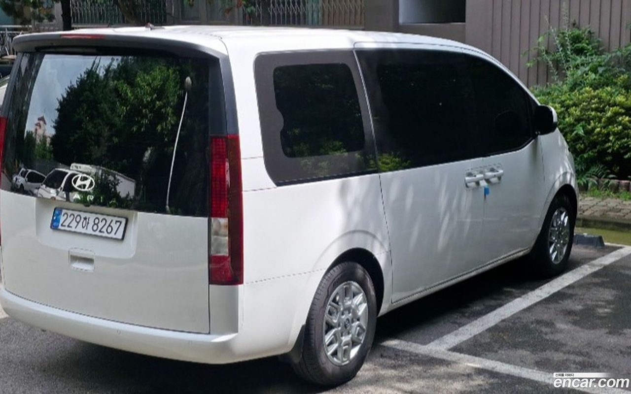 Hyundai Staria 2025 — 3