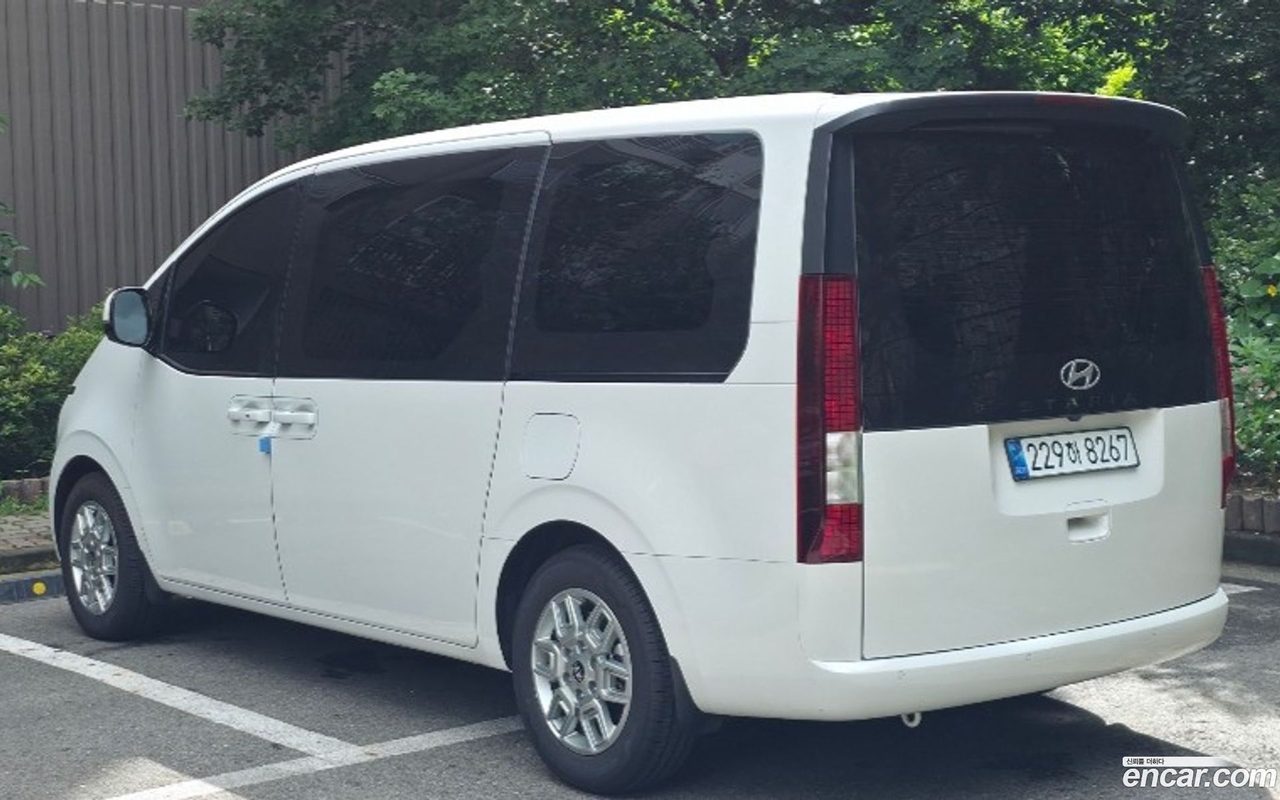 Hyundai Staria 2025 — 5