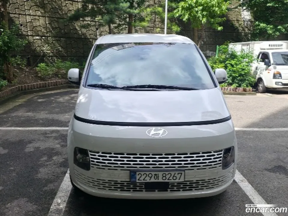 Hyundai Staria 2025