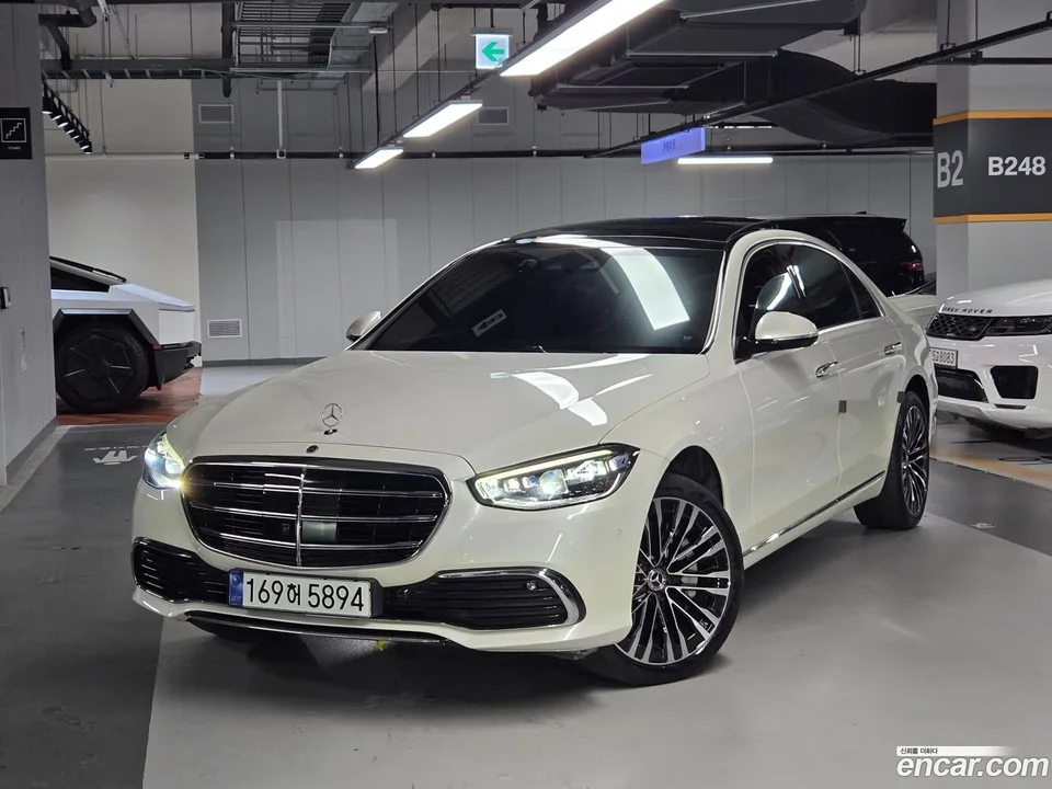 Mercedes-Benz S-Class 2023