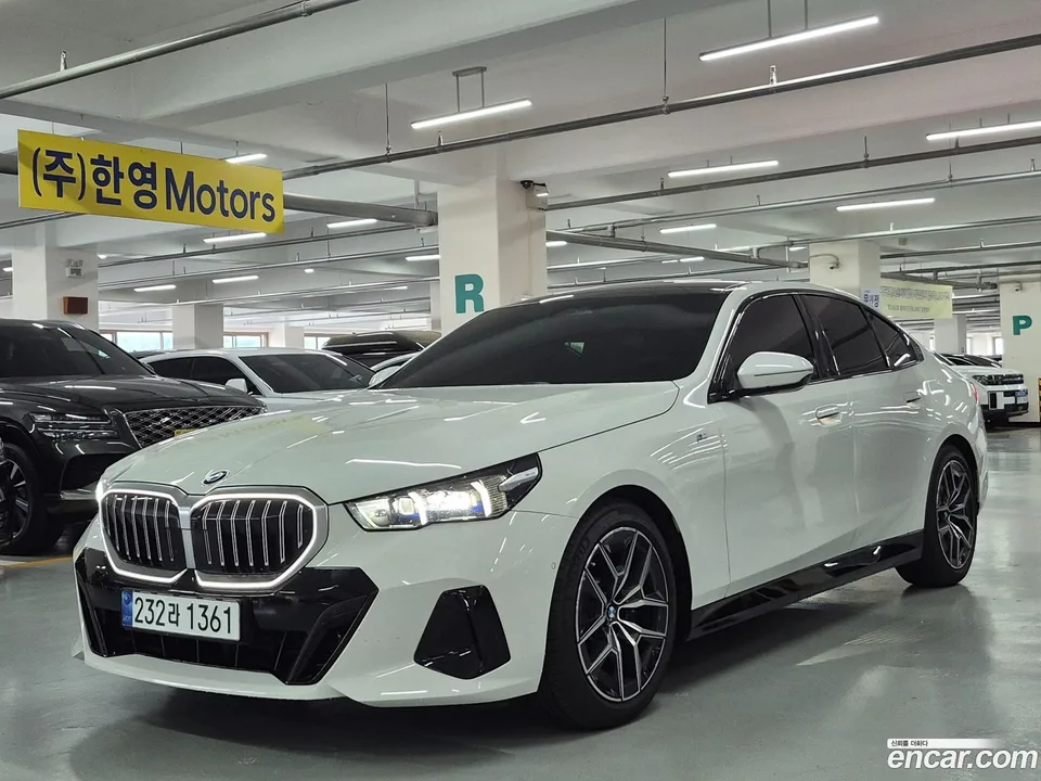 BMW 5 Series 520i M 2024 — photo 1, buy with delivery to Moscow