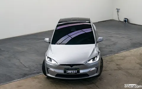 Tesla Model X 2026
