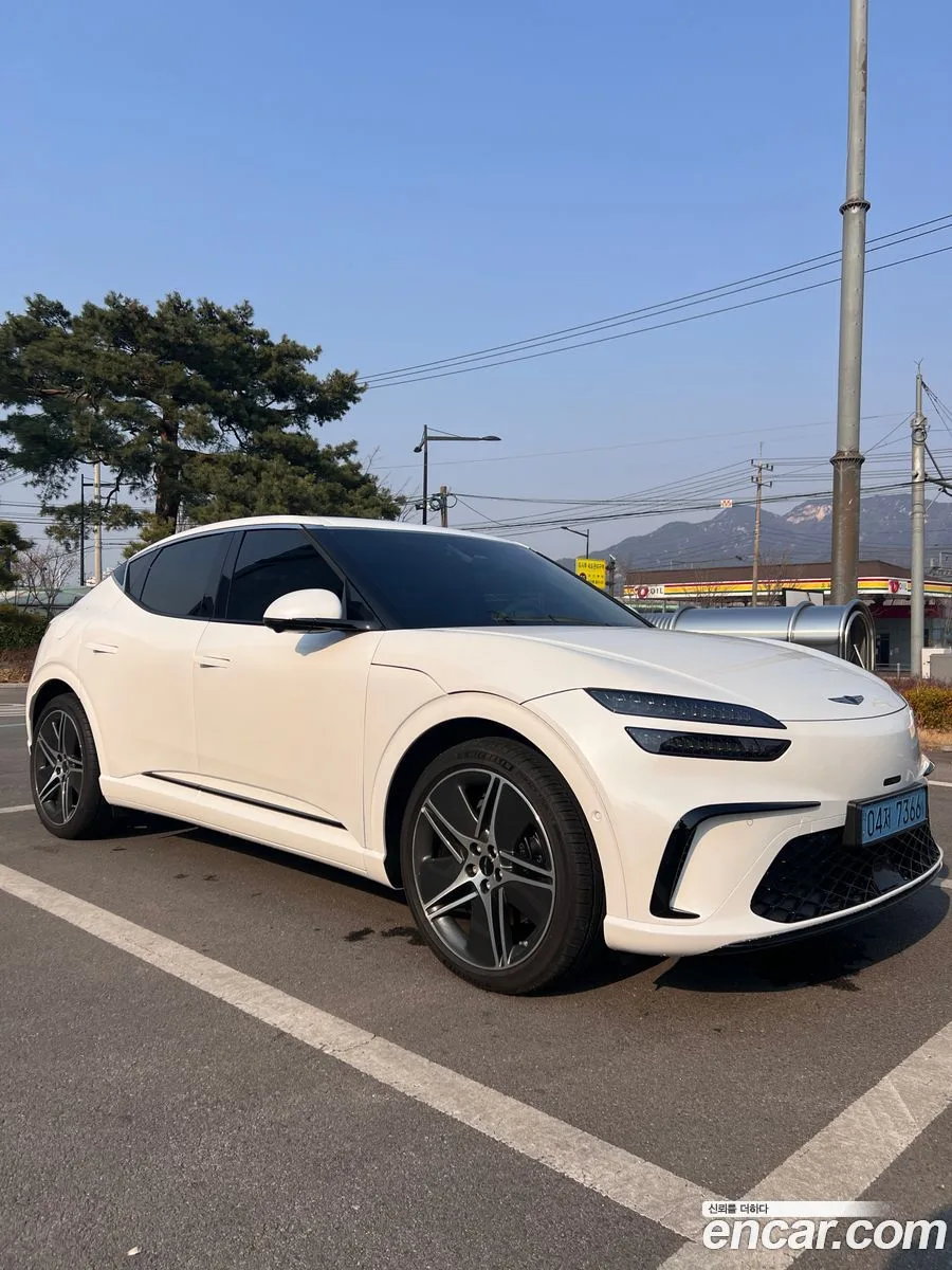 Genesis GV60 2025