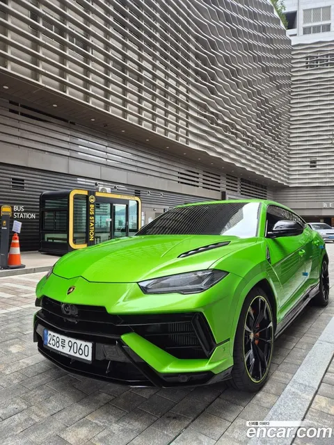 Lamborghini Urus 2023