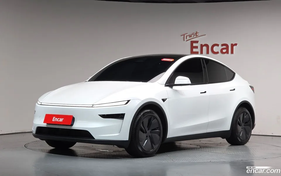 Tesla Model Y 2025