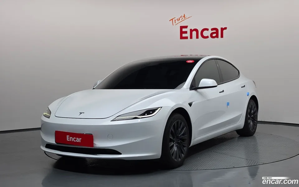 Tesla Model 3 2024