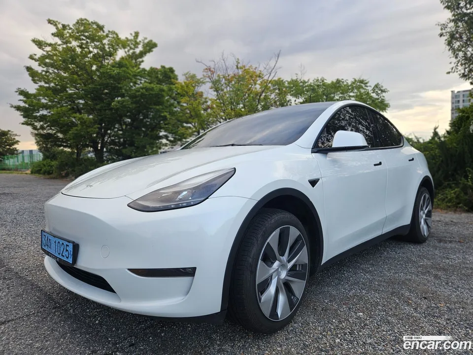 Tesla Model Y 2023