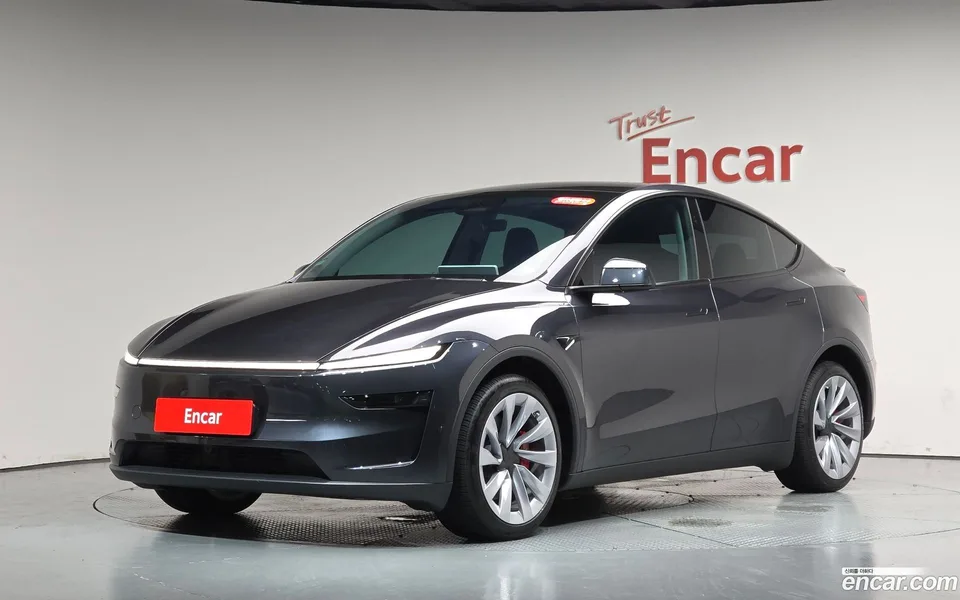 Tesla Model Y 2025
