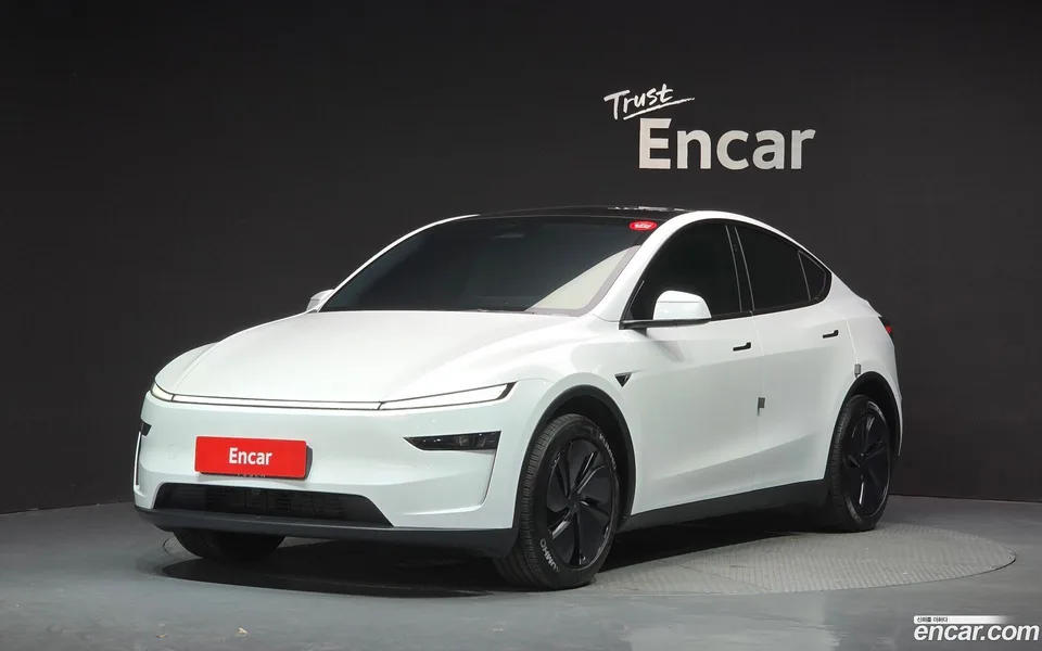 Tesla Model Y 2025