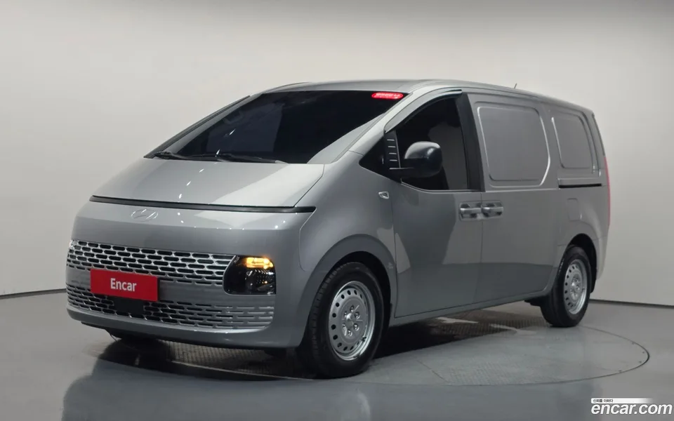 Hyundai Staria 2025