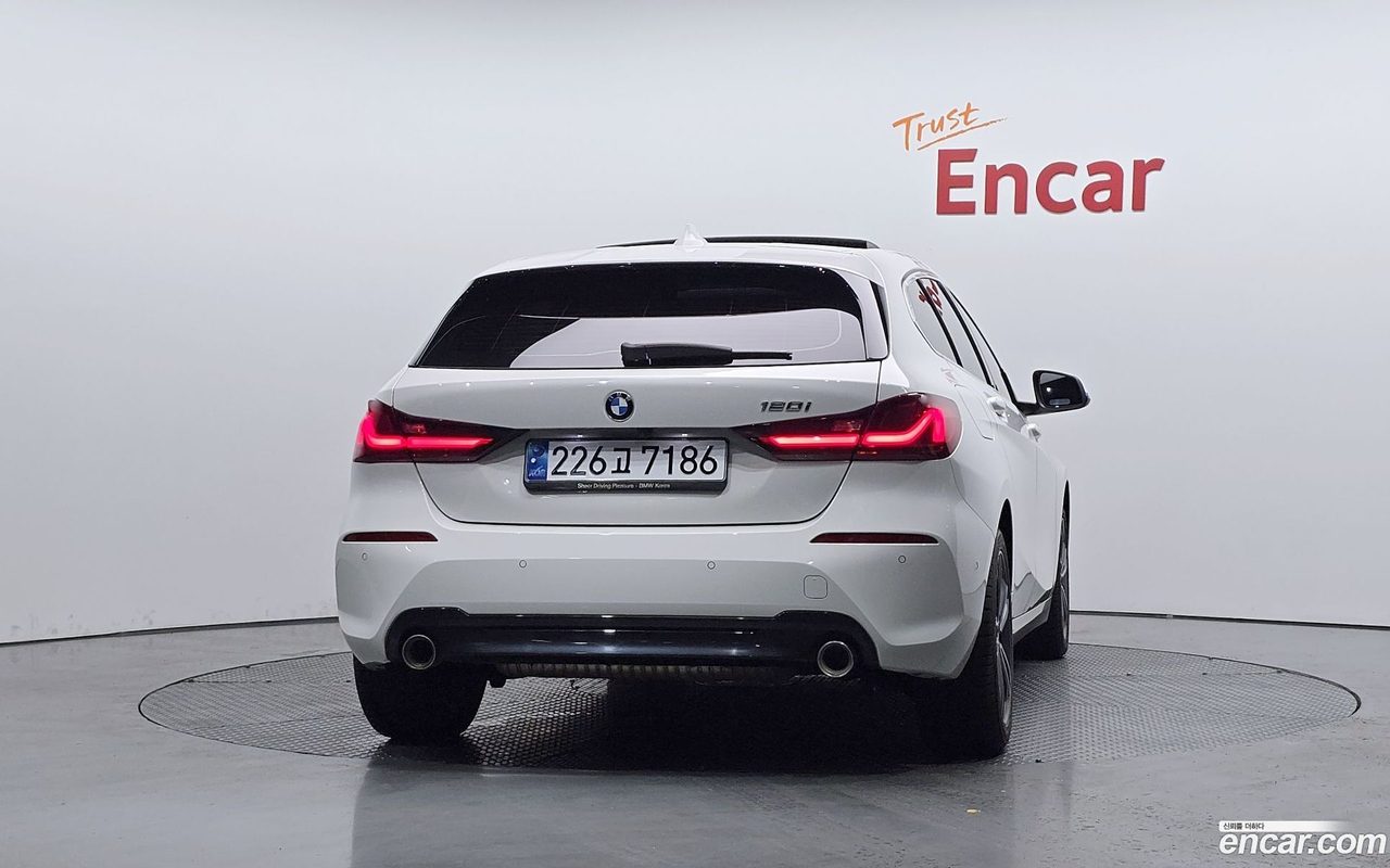 BMW 1 Series 2022 — 4