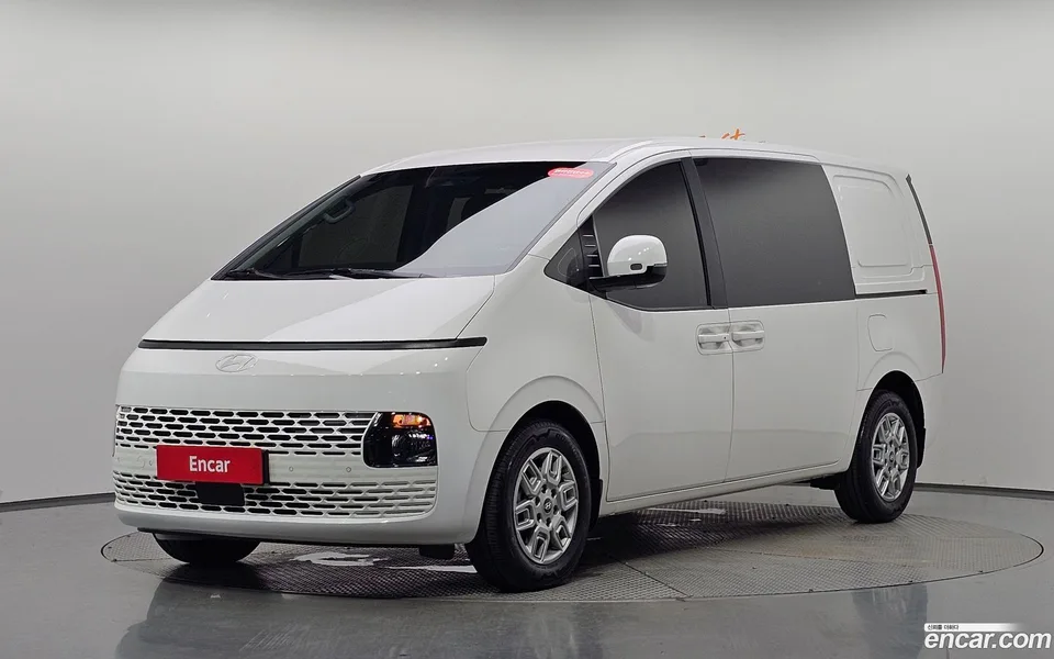 Hyundai Staria 2025