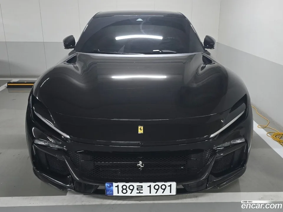 Ferrari Purosangue 2024