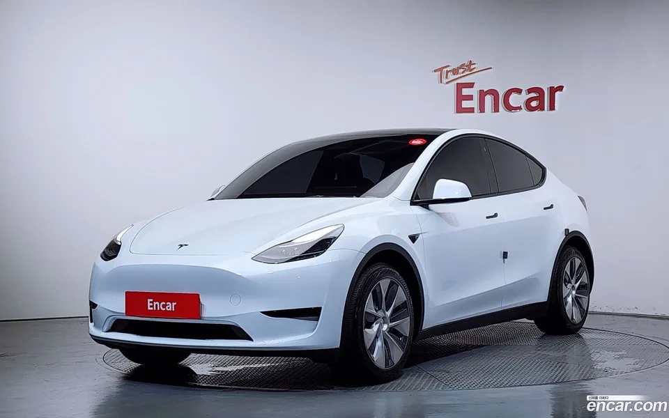 Tesla Model Y 2023