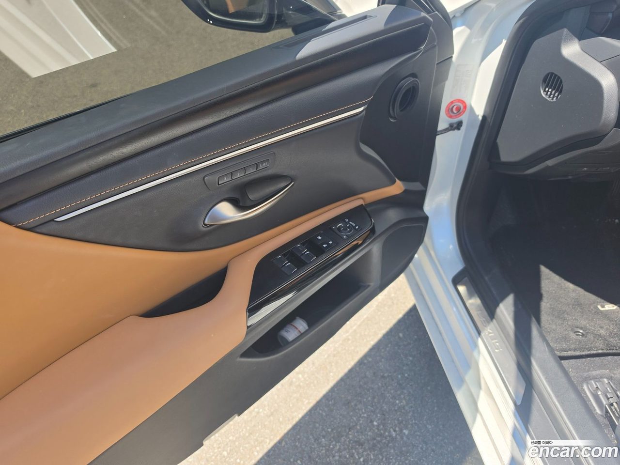 Lexus ES 300h 2023 — 4
