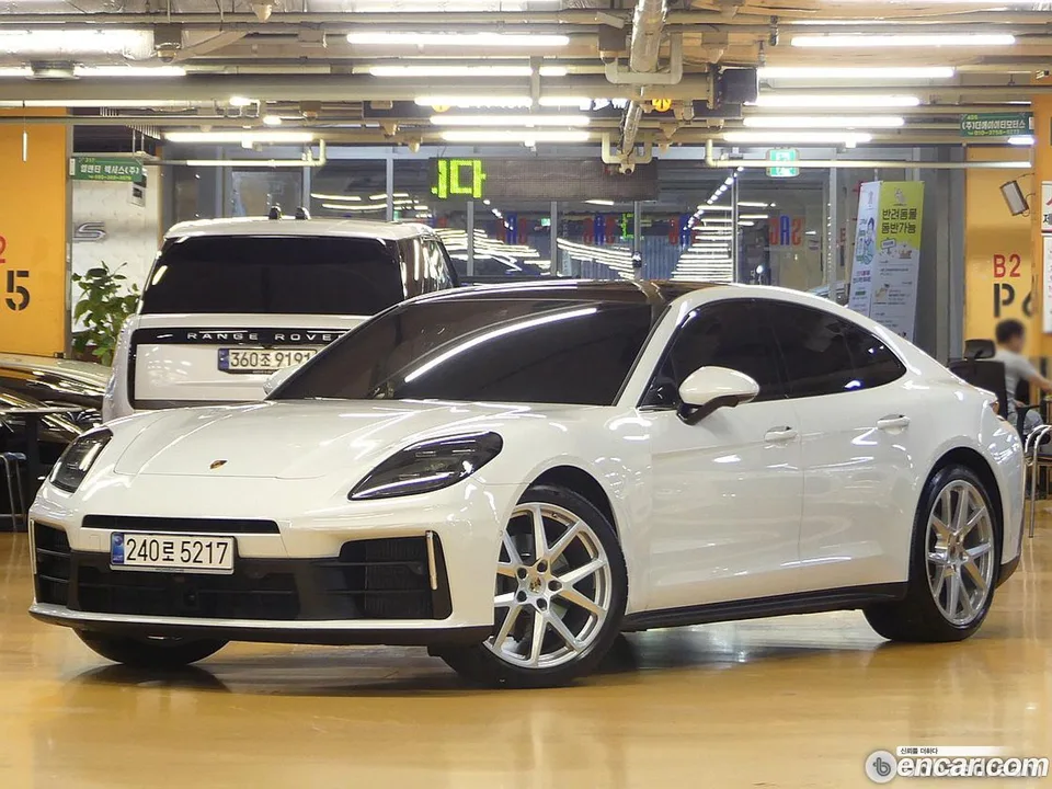 Porsche Panamera (976) 2024