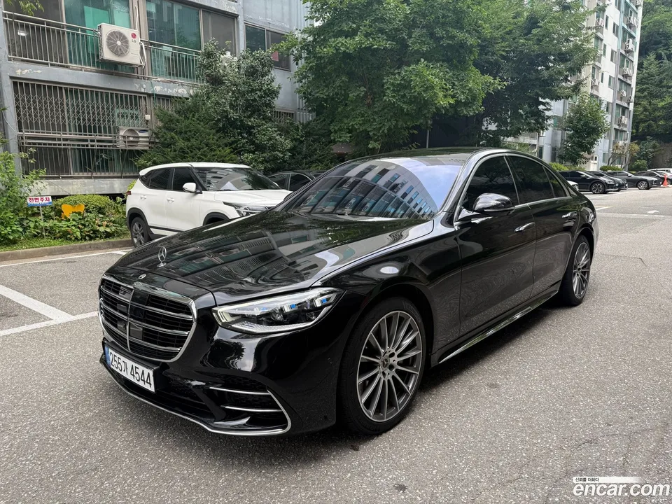 Mercedes-Benz S-Class 2025