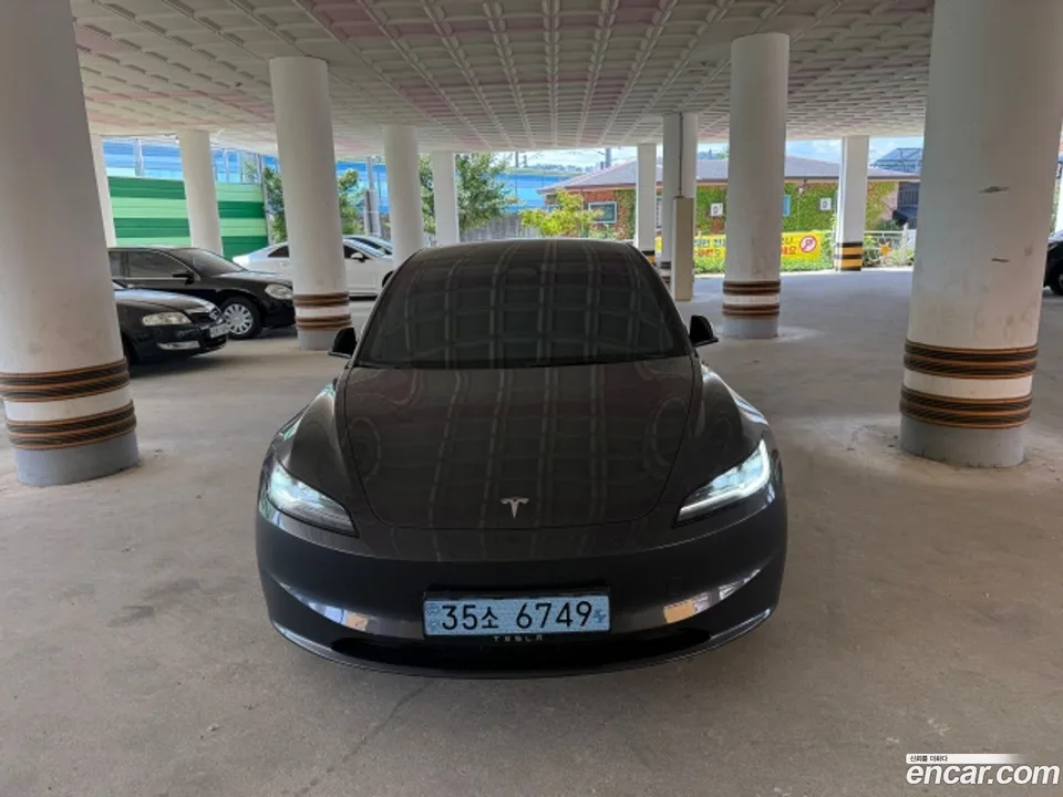 Tesla Model 3 2025