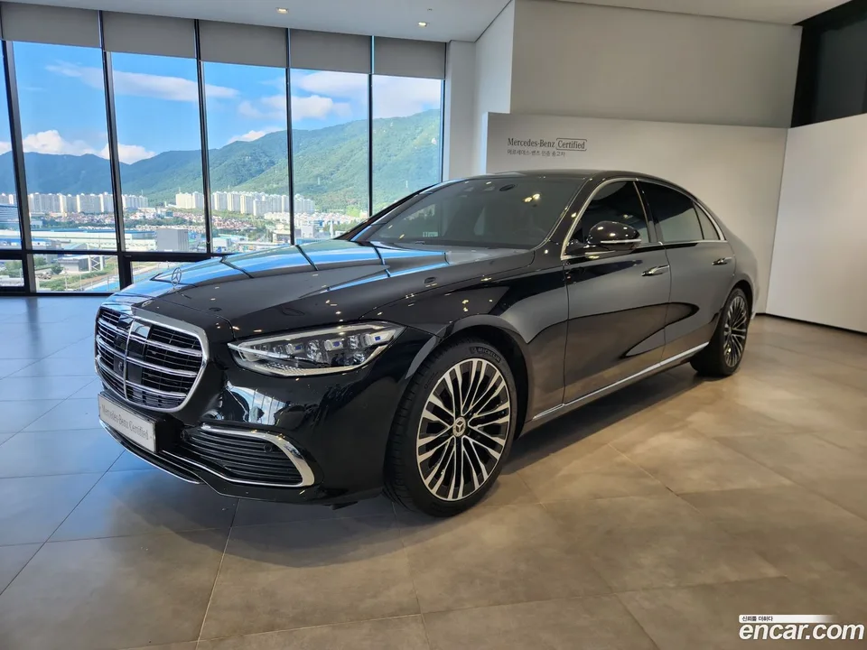 Mercedes-Benz S-Class 2023