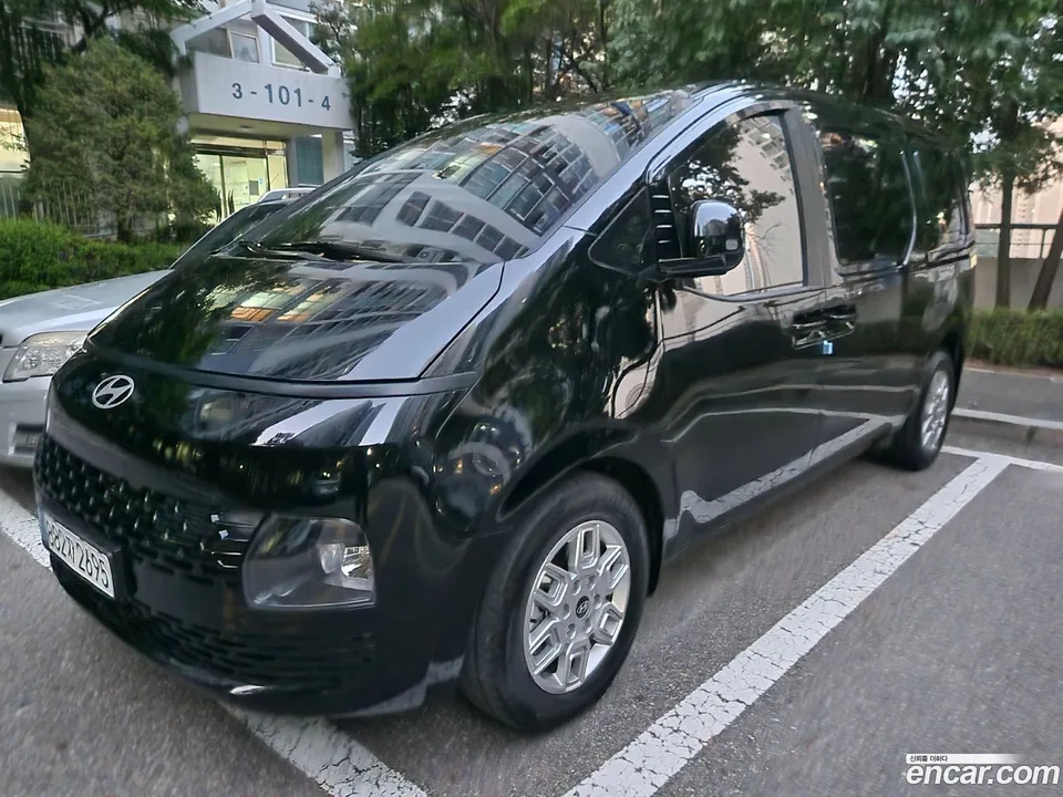 Hyundai Staria 2025