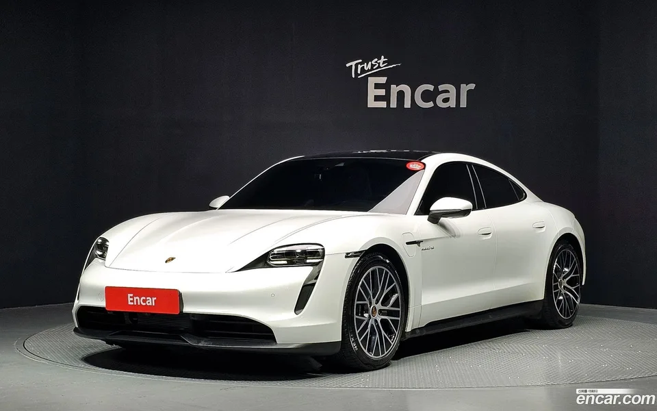 Porsche Taycan 2023