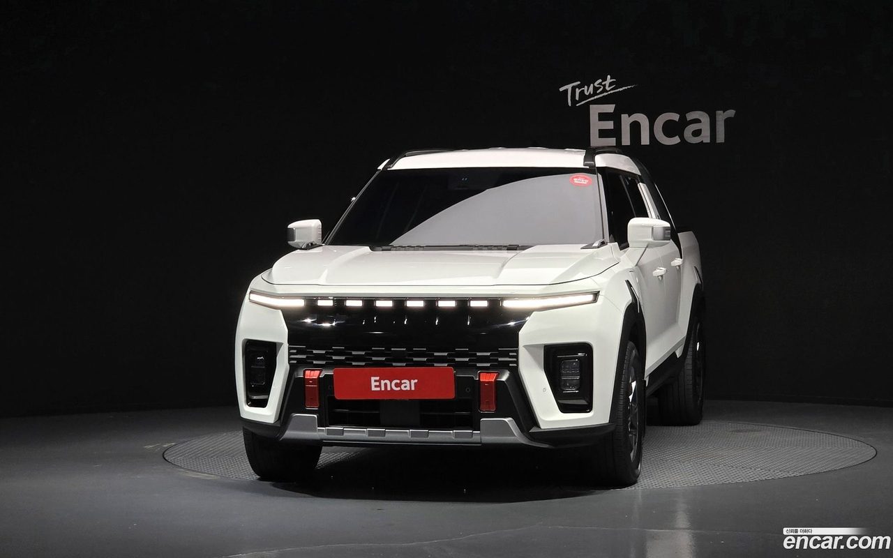 KG Mobility Musso EV 2025 — 3