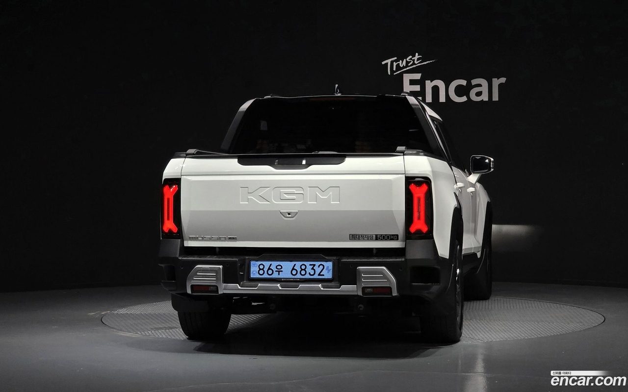 KG Mobility Musso EV 2025 — 4