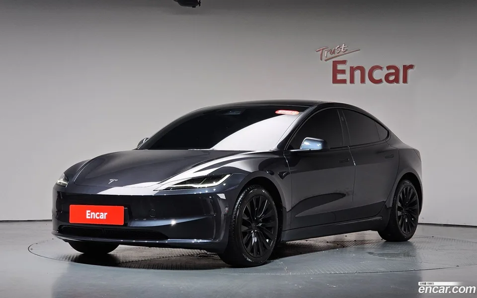 Tesla Model 3 2025